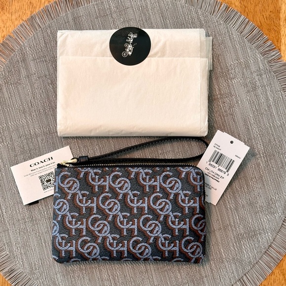 COACH Corner Zip Wristlet With Coach Monongram Print NEW!! - Picture 2 of 6